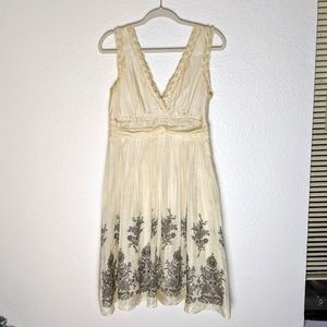 Miss Me silk cream & black flowy dress. Sz L